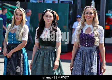 Spielberg, Österreich. Juni 2025. Fahrerlager-Atmosphäre. 28.06.2025. Formel-1-Weltmeisterschaft, Rd 11, Großer Preis Von Österreich, Spielberg, Österreich, Qualifizierender Tag. Quelle: James Moy/Alamy Live News Stockfoto