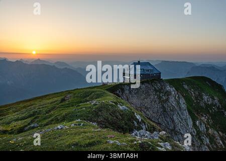 Eisenerzer Reichenstein und Reichensteinhütte in der Steiermark, Österreich Stockfoto
