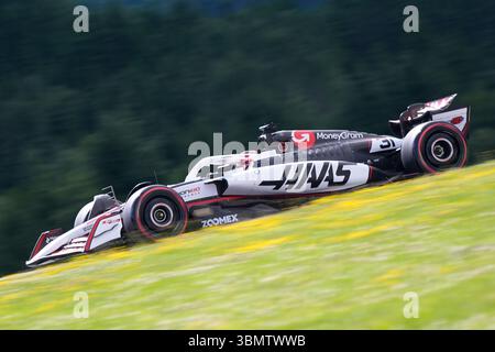 Spielberg, Österreich. 28. Juni 2025.SPIELBERG, ÖSTERREICH - 28. JUNI: Esteban Ocon von Frankreich und Haas während des Trainings vor dem F1 Grand Prix von Österreich am 28. Juni 2025 in Spielberg, Österreich.250628 SEPA 19 116 - 20250628 PD9905 Stockfoto