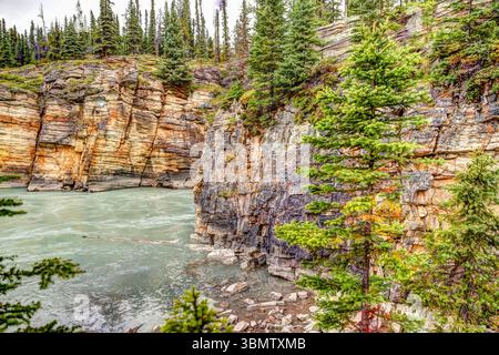 Athabasca Falls in den Kanadischen Rocky Mountains in Alberta Stockfoto
