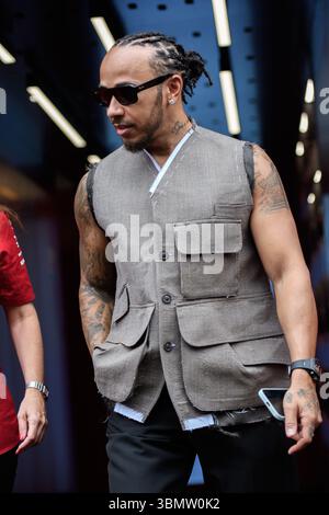 Spielberg, Österreich. Juni 2025. Lewis HAMILTON (GBR) verlässt die Garage des Teams während der MSC CRUISES AUSTRIAN GP 2025 auf dem Red Bull Ring in Spielberg (Steiermark, Österreich), der 11. Runde der FIA F1 Weltmeisterschaft. Quelle: Riccardo Righetti/Alamy Live News Stockfoto