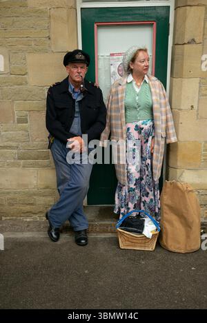 Carnforth, Lancashire, Großbritannien. Juni 2025. Carnforth Railway Station Heritage Centre, feierte den 80. Jahrestag des legendären Films: Kurze Begegnung, der 1945 im Bahnhof Carnforth in Lancashire, Großbritannien gedreht wurde. ˜kurze Begegnung ist ein klassischer Liebesfilm aus dem goldenen Zeitalter des Kinos mit Celia Johnson und Trevor Howard, Regie führte David Lean. Quelle: ZUMA Press, Inc./Alamy Live News Stockfoto