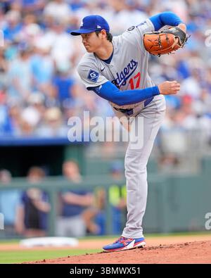Kansas City, Missouri, USA. Juni 2025. 28. Juni 2025: Shohei Ohtani (17) der Los Angeles Dodgers startet im Kauffman Stadium Kansas City, Missouri, gegen die Royals. Jon Robichaud/CSM. Quelle: Cal Sport Media/Alamy Live News Stockfoto
