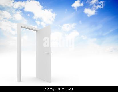 Der offene weiße Türrahmen mit flachem Design steht auf einer weißen Ebene und zeigt einen blauen Himmel mit Wolken Stockfoto