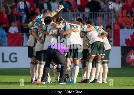 Toronto, Ontario, Kanada. Juni 2025. Die Spieler der Portland Timbers treffen sich vor dem MLS-Spiel zwischen Toronto FC und Portland Timbers auf dem BMO Field in Toronto. Das Spiel endete 3-0 für den Toronto FC. (Kreditbild: © Angel Marchini/ZUMA Press Wire) NUR REDAKTIONELLE VERWENDUNG! Nicht für kommerzielle ZWECKE! Stockfoto