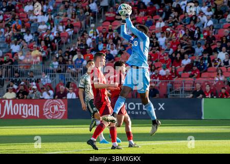Toronto, Ontario, Kanada. Juni 2025. Sean Johnson #1 im MLS-Spiel zwischen Toronto FC und Portland Timbers beim BMO Field in Toronto. Das Spiel endete 3-0 für den Toronto FC. (Kreditbild: © Angel Marchini/ZUMA Press Wire) NUR REDAKTIONELLE VERWENDUNG! Nicht für kommerzielle ZWECKE! Stockfoto