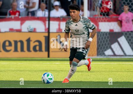 Toronto, Kanada. Juni 2025. Omir Fernandez #22 wurde im MLS-Spiel zwischen Toronto FC und Portland Timbers beim BMO Field in Aktion gesehen. Das Spiel endete 3-0 für den Toronto FC. Quelle: SOPA Images Limited/Alamy Live News Stockfoto