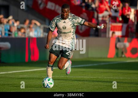 Toronto, Kanada. Juni 2025. Juan David Mosquera #29 wurde während des MLS-Spiels zwischen Toronto FC und Portland Timbers im BMO Field in Aktion gesehen. Das Spiel endete 3-0 für den Toronto FC. Quelle: SOPA Images Limited/Alamy Live News Stockfoto