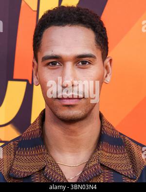 UNIVERSAL CITY, LOS ANGELES, KALIFORNIEN, USA - 28. JUNI: Der englische Schauspieler und Sänger Elliot Knight kommt bei der Charlize Theron Africa Outreach Project (CTAOP) Block Party 2025 an, die am 28. Juni 2025 in Universal City, Los Angeles, Kalifornien, USA stattfindet. (Foto: Xavier Collin/Image Press Agency) Stockfoto