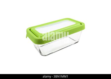 Es handelt sich um einen rechteckigen Lebensmittelbehälter aus Glas, der auf weiß isoliert ist. Stockfoto