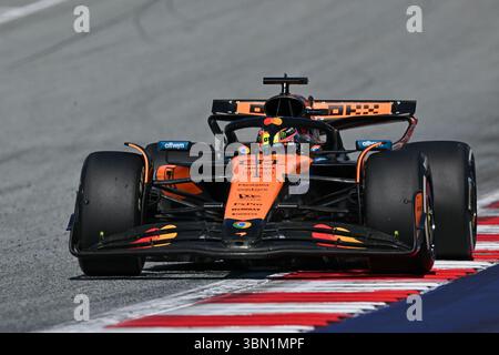 SPIELBERG, ÖSTERREICH - 29. JUNI: Oscar Piastri aus Australien fährt den (81) McLaren MCL39 Mercedes während des Formel 1-1-Grand-Prix von Österreich auf dem Red Bull Ring Circuit am 29. Juni 2025 in Spielberg, Österreich. (Foto: Vince Mignott/Alamy Live News) Stockfoto