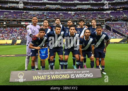 Minneapolis, MN, USA. Juni 2025. Guatemala posiert für ein Mannschaftsfoto vor einem Viertelfinalspiel des CONCACAF Gold Cup zwischen Kanada und Guatemala im US Bank Stadium in Minneapolis, MN. Steven Garcia-CSM/Alamy Live News Stockfoto