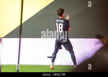 29. Juni 2025: US-Mittelfeldspieler Max Arfsten (18) feiert im US Bank Stadium in Minneapolis, MN, ein Tor in der zweiten Halbzeit bei einem Viertelfinalspiel des CONCACAF Gold Cup zwischen den USA und Costa Rica. Steven Garcia-CSM. (Bild: © Steven Garcia/Cal Sport Media) Stockfoto