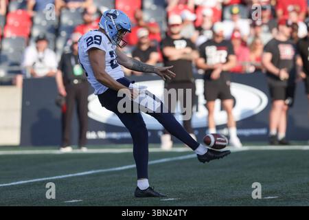 Ottawa, Kanada. Juni 2025. John Haggerty (29) spielt während des CFL-Spiels zwischen den Toronto Argonauts und den Ottawa Redblacks im TD Place Stadium in Ottawa, Kanada. Daniel Lea/CSM (Credit Image: © Daniel Lea/Cal Sport Media). Quelle: csm/Alamy Live News Stockfoto