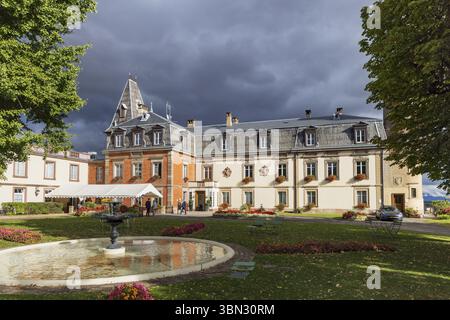 Rouffach, Frankreich - 14. Oktober 2023: Chateau d'Isenbourg und Spa im malerischen Dorf Rouffach Haut-Rhin Département Grand Est im Nordosten Fr. Stockfoto
