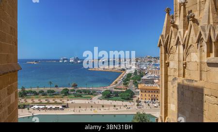 Panoramablick auf die Stadt von der Kathedrale von Palma, Palma de Mallorca, Mallorca, Islas Baleares, Spanien, Europa Stockfoto
