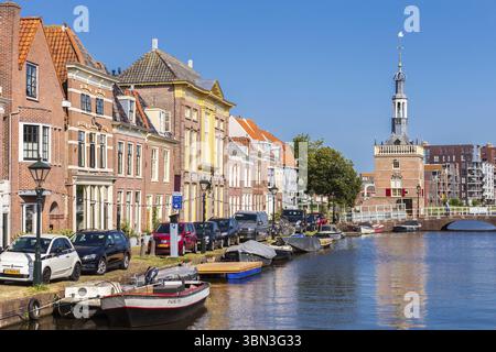 Alkmaar, Niederlande - 23. Juli 2021: Das Accijnstorenon in Bierkade in Alkmaar Nord-Holland, Niederlande, Europa Stockfoto
