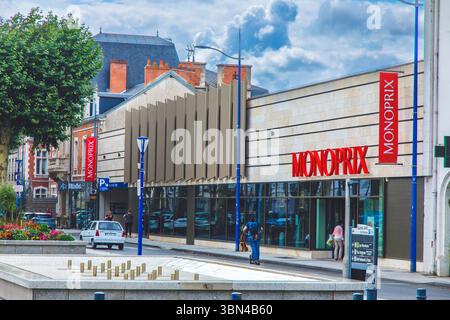 Frankreich, Auvergne-Rhone-Alpes, Allier, Montlucon, Monoprix Stockfoto