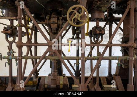 Frankreich. Bretagne. Morbihan. Port Louis. Die Zitadelle. Dampfmaschine des Tankschiffs La Cataracte. 1939 Stockfoto