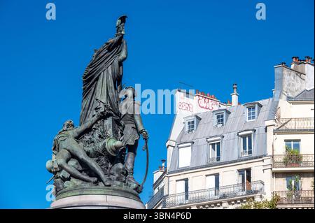 Frankreich. Paris. Clichy Platzieren. (Oder Place de Clichy) vier Arrondissements treffen sich dort, der 8., 9., 17. Und 18. In der Mitte des Platzes: Das Monum Stockfoto