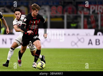 Foto Marco Alpozzi/LaPresse 11 Gennaio 2023 - Milano, Italia - Sport, calcio - Mailand vs Turin - Coppa Italia Frecciarossa 2022/2023 - Ottavi di Finale - Stadio San Siro Nella Foto 2022/2023: Samuele Ricci (FC Turin);Charles de Ketelaere (AC Milan); 11. Januar 2023 Mailand, Italien - Sport, calcio - Mailand vs Turin Stockfoto