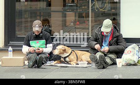 Glasgow, Schottland, Großbritannien. 30. Juni 2025. Wetter in Großbritannien: Heiß, wenn die Temperaturen steigen, traditionelle buchanan Street, die stilvolle Meile und Einkaufshauptstadt schottlands im Zentrum der Stadt. Credit Gerard Ferry/Alamy Live News Stockfoto