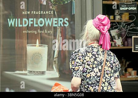 Glasgow, Schottland, Großbritannien. 30. Juni 2025. Wetter in Großbritannien: Heiß, wenn die Temperaturen steigen, traditionelle buchanan Street, die stilvolle Meile und Einkaufshauptstadt schottlands im Zentrum der Stadt. Credit Gerard Ferry/Alamy Live News Stockfoto