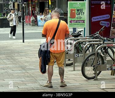 Glasgow, Schottland, Großbritannien. 30. Juni 2025. Wetter in Großbritannien: Heiß, wenn die Temperaturen steigen, traditionelle buchanan Street, die stilvolle Meile und Einkaufshauptstadt schottlands im Zentrum der Stadt. Credit Gerard Ferry/Alamy Live News Stockfoto