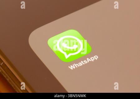 WhatsApp App auf dem Smartphone-Bildschirm Stockfoto