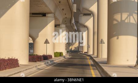 Doha, Katar - 24. Februar 2025: Blick auf den Sabah Al Ahmad Corridor Stockfoto