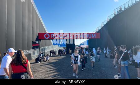 Toronto, Kanada - 29. Juni 2025: Fans treffen sich im Rogers Stadium in Toronto zum Stray Kids Konzert und schaffen eine elektrisierende Atmosphäre voller exci Stockfoto