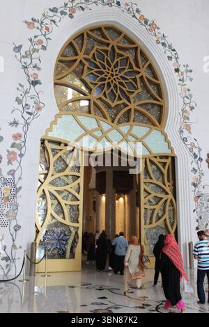 Innenraum der Scheich-Zayed-Moschee in Abu Dhabi, Vereinigte Arabische Emirate Stockfoto