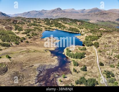 Luftaufnahme der Highland-Landschaft in Lettermore im Norden Schottlands bei Fainmore, Großbritannien Stockfoto