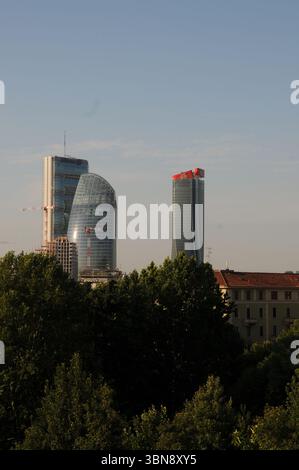 Mailand, Italien. Juli 2025. Generali evakuiert das Mailänder Hauptquartier am 30. Juni, nachdem das Banner auf dem Hadid Tower in Mailand zusammengebrochen ist. Quelle: Fausto Marci/Alamy Live News Stockfoto