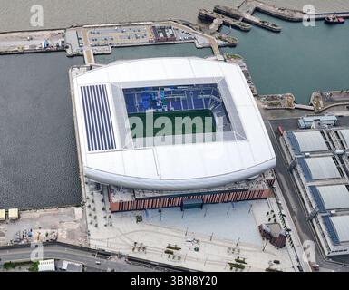 Ein Blick aus der Vogelperspektive auf das neue Stadion des Everton Football Clubs am Bramley Moor Dock, Liverpool, Merseyside, Nordwesten Englands Stockfoto