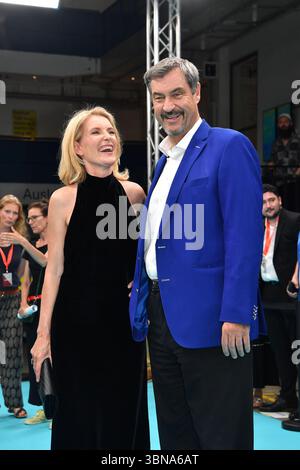 Maria Furtwaengler und Markus Soeder bei der Eroeffnung vom 42. Filmfest München mit der Filmpremiere von „die Ballade von Wallis Island' am 28.06.202 Stockfoto