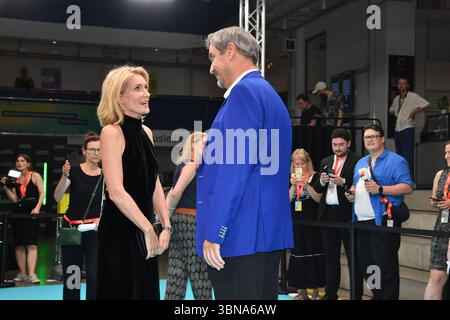 Maria Furtwaengler und Markus Soeder bei der Eroeffnung vom 42. Filmfest München mit der Filmpremiere von „die Ballade von Wallis Island' am 28.06.202 Stockfoto