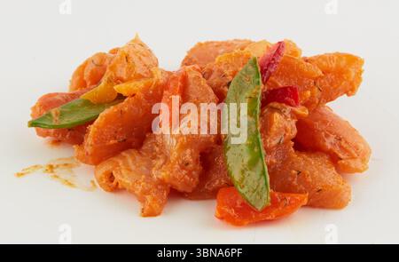 Lachssalat isolierter Naturhintergrund mit Schnittpfade Stockfoto