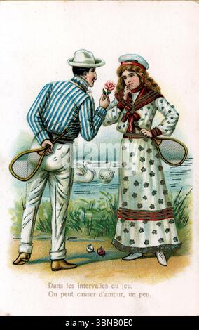 Eine illustrierte Postkarte aus dem Jahr 1907 fängt eine romantische Pause am See ein: Ein Mann bietet einer Frau eine Blume an, während Schwäne hinter ihnen gleiten. Beide halten Tennisschläger, mitten im Spiel. Ihr sternenbesetztes Kleid steht im Kontrast zu seinem gestreiften Hemd. Die Bildunterschrift lautet: „Dans les intervalles du jeu, on peut causer d’amour, un peu“. - "In den Spielabständen kann man ein wenig von Liebe reden." Veröffentlicht in Frankreich von A.B.S. Stockfoto