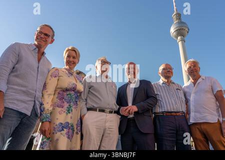 Sommerfest, Berliner Hoffest, Regierende Bürgermeister Berliner Hoffest, Regierender Bürgermeister, Walter Momper, Eberhard Diepgen, Klaus Wowereit, Michael Müller, Franziska Giffey, Kai Wegner Berlin Berlin Deutschland *** Sommerfest, Berliner Hoffest, Regierender Bürgermeister Berlin Hoffest, Regierender Bürgermeister Walter Momper, Eberhard Diepgen, Klaus Wowereit, Michael Müller, Franziska Giffey, Kai Wegner Berlin Berlin GER Stockfoto