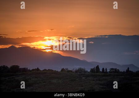 Sonnenuntergang über den Bergen von Salt Lake City Utah USA Stockfoto