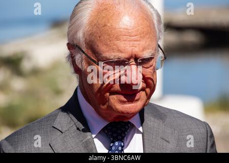 Schwedens König Carl XVI. Gustaf kommt zur Feier des 25-jährigen Bestehens der Øresund-Brücke in Luftkastellet. Die Öresundbrücke, die die dänische Hauptstadt Kopenhagen in Dänemark und Malmö in Südschweden verbindet, wurde vor 25 Jahren eingeweiht. Stockfoto