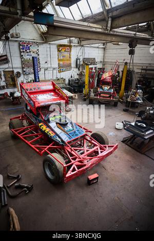 Stockcar in einer Garage Stockfoto
