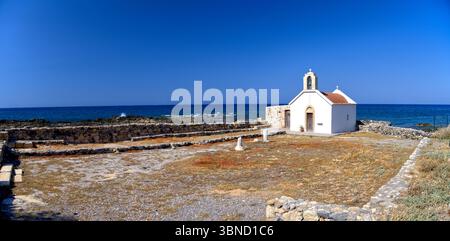 Kleine Kirche an der Küste Kretas in Griechenland, Europa Panorama Stockfoto
