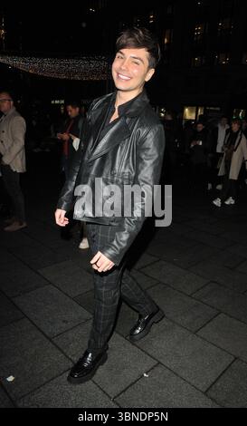 George Shelley bei der britischen Filmvorführung „The Marvels“, Cineworld Leicester Square, Leicester Square, am Mittwoch, den 08. November 2023 in London, England, Großbritannien. CAP/CAN ©CAN/Capital Pictures Stockfoto