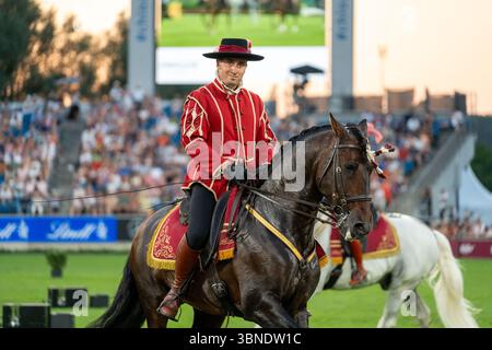 Aachen, Deutschland. Juli 2025. Traditioneller spanischer Reiter Eroeffnungsfeier im Rahmen des CHIO Aachen 2025, Reitsport, CHIO Aachen, 2025, 01.07.2025 Foto: Eibner-Pressefoto/J. Derondeau Credit: dpa/Alamy Live News Stockfoto