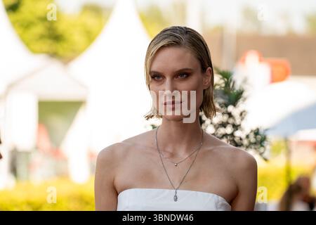 Aachen, Deutschland. Juli 2025. Kim Hnizdo (Model) Media Night im Rahmen des CHIO Aachen 2025, Reitsport, CHIO Aachen, 2025, 01.07.2025 Foto: Eibner-Pressefoto/J. Derondeau Credit: dpa/Alamy Live News Stockfoto