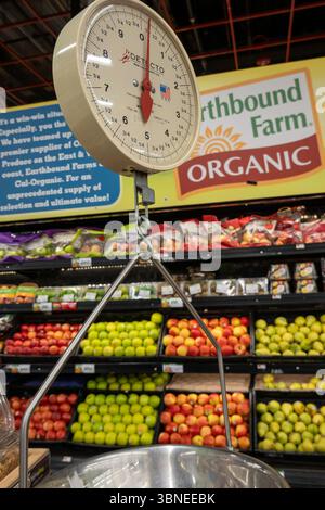 Fairway Super Market ist ein voll bestücktes Lebensmittelgeschäft in Kips Bay, NYC, USA, 2025 Stockfoto
