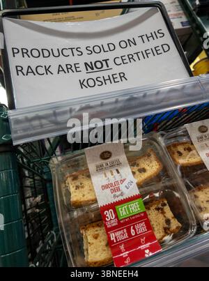 Fairway Super Market ist ein voll bestücktes Lebensmittelgeschäft in Kips Bay, NYC, USA, 2025 Stockfoto