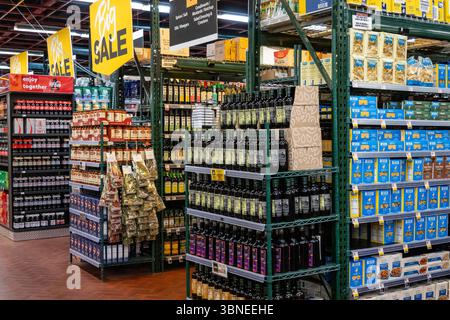 Fairway Super Market ist ein voll bestücktes Lebensmittelgeschäft in Kips Bay, NYC, USA, 2025 Stockfoto